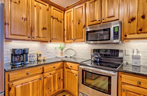 Blairsville House | Lakefront Luxury w/Dock + Fenced Yard