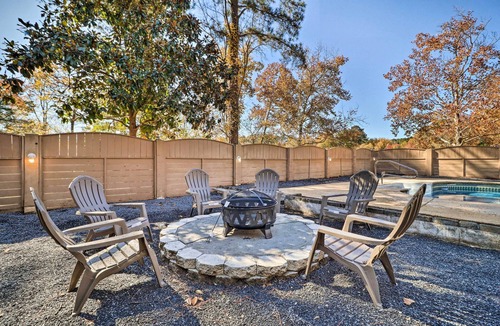 Macon House | Lakefront Macon Home w/Pool, Dock & Fishing!
