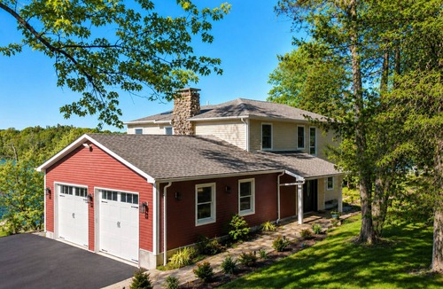 Walton Park House | Lakefront Paradise Pool + Paddle Boats Sleeps 12