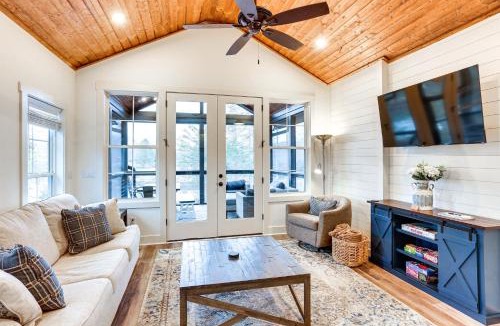 Tracy City House | Lakefront Retreat at Waters Edge with Fire Pit!