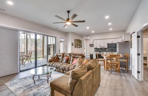 Seneca Apartment | Lakefront Seneca Vacation Rental w/Shared Dock!