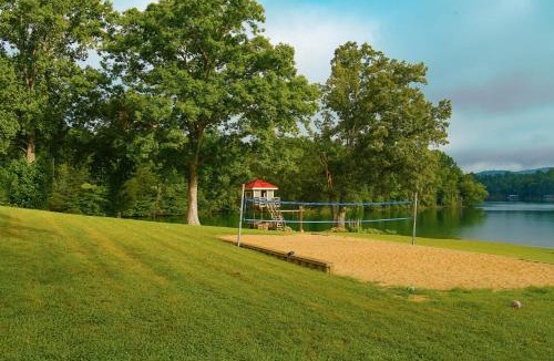 Clairfield House | Lakefront Sharps Chapel Retreat w/Boat Dock!
