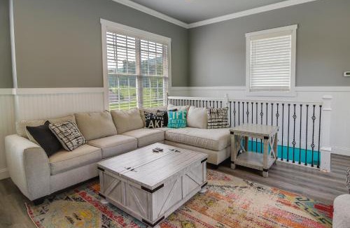 Clairfield House | Lakefront Sharps Chapel Retreat w/Boat Dock!