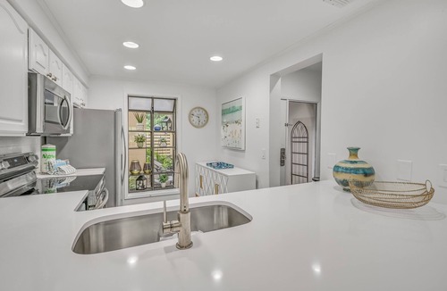 Sandestin House | Lakefront Views ~ Golf Cart ~ Private Patio ~ Community Pool