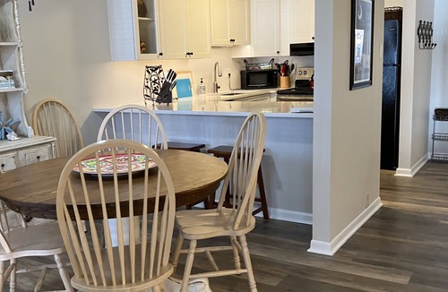 Anderson Condo | Lakefront w/Large Covered Porch. Wooded. Pool. Pavilion. Kayaks. Near Clemson.