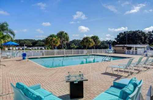 Lakeland House | Lakeland Cottage with Pool Access and Screened Porch!