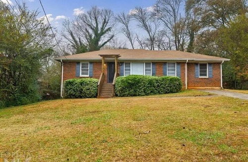 Candler-McAfee House | Lakeside 4BR with Yard 15 mins to Downtown ATL and Emory, 8 mins to Agnes Scott