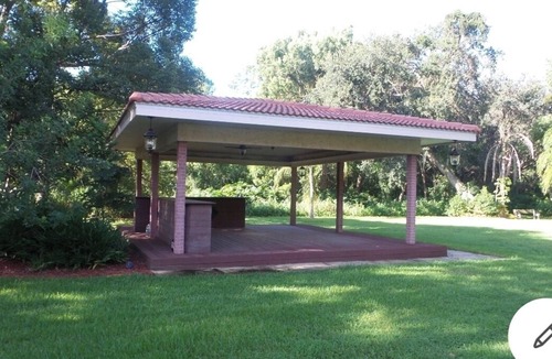 Sanford House | Lakeside and Beautiful