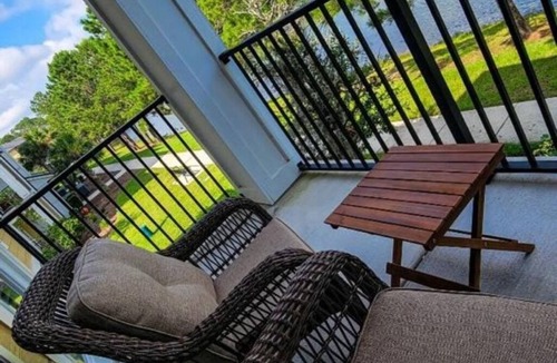 Northside Apartment | Lakeside Bliss: Near Airport & River City Marketplace