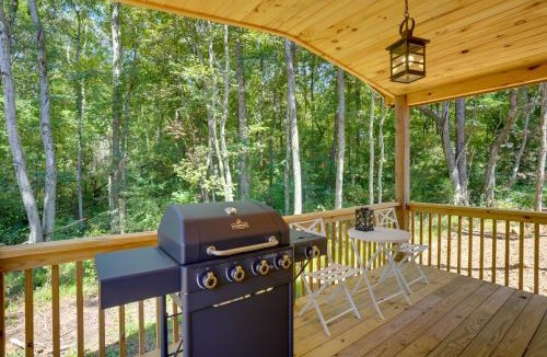 Trenton House | Lakeside Cabin w/Kayaks: Near Cloudland Canyon!