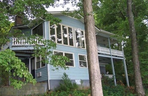 Cedar Cliff House | Lakeside Chateau Lake Chatuge Rental Covered Dock Cedar Hot Tub