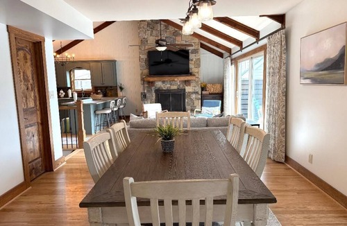 Dawsonville House | Lakeside Escape Stunning Lanier views Private Dock and Kayaks