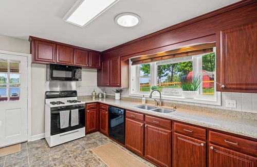 High Point House | Lakeside Home: Sunset Views, Marina, Golf, Tennis