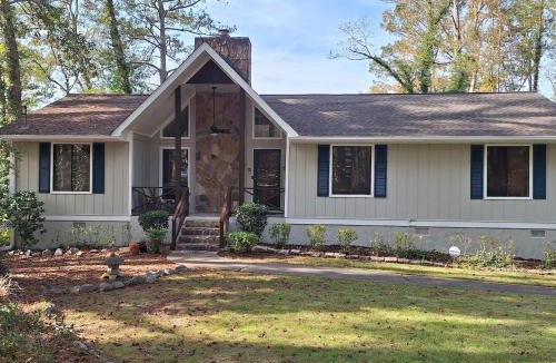 Conyers House | Lakeside Leisure - A Hidden Gem in Metro Atlanta