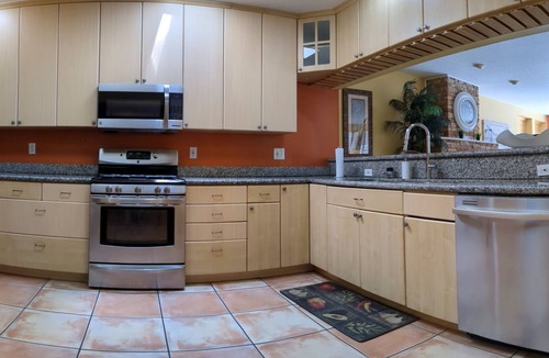 Egypt Lake-Leto House | Lakeside Leisure Gated Estate.nNatural BeautynLocation, LocationnSleeps 12