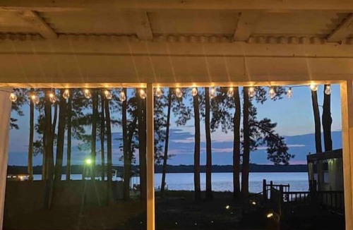 Hartsville House | Lakeside Living