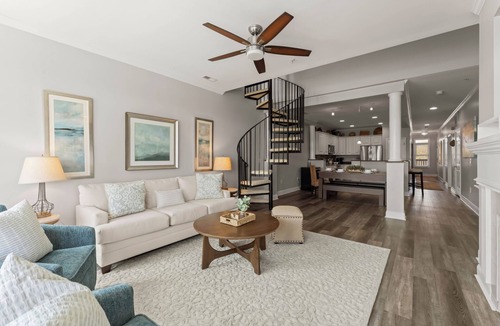 Mount Mourne Condo | Lakeside Loft |Luxury Penthouse - Restaurants, Community Pool, Massage, and More!