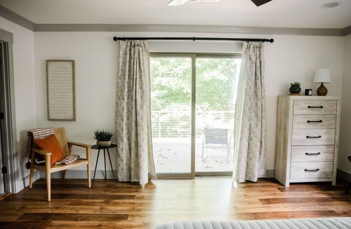 Caryville House | Lakeside Luxury: Spacious 6-Bdrm Lodge with Dock