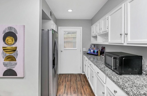 Columbia House | Lakeside Oasis: Fort Jackson Family Retreat