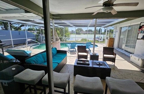 Town N County Park House | Lakeside Paradise:Heated Pool+Dock+Dog Park+Arcade