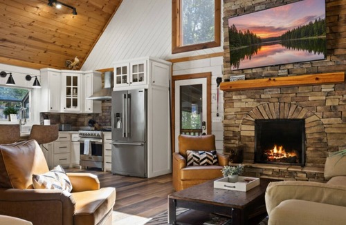 Morganton Cabin | Lakeside Retreat Blue Ridge, Private Lake, Hot Tub, Firepit, Game Room, Kayaks