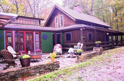Franklin Apartment | LakeTrail Cabin 3BR Full kitchen LT234