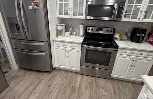 Lake Worth House | Lakeview 3-bedroom Greenacre House Close to Shopping/Dining