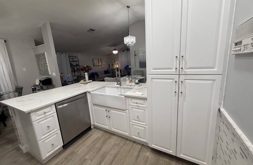 Lake Worth House | Lakeview 3-bedroom Greenacre House Close to Shopping/Dining