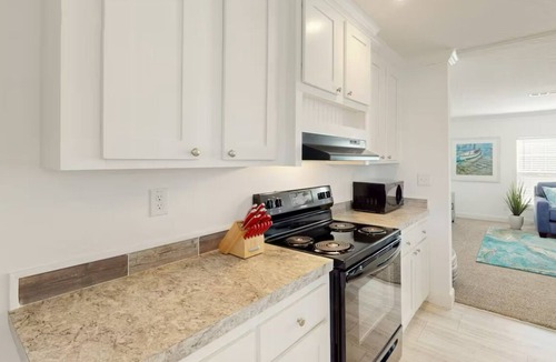 Taylor Creek House | Lakeview Landing - Work and Stay | Near Boat Ramp