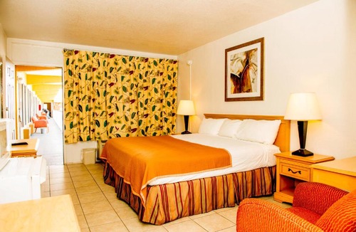 Shore Acres Hotel | Lakeview Motel