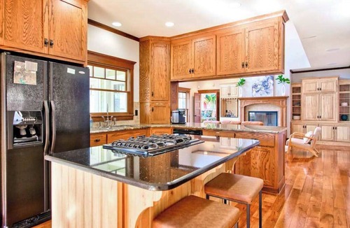 Mill Spring House | Lakeview retreat with Free Wifi, hot tub, fireplaces, patio, balcony, & grill
