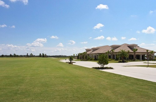 Braden River Condo | Lakewood National Condo. Convenient 1st floor unit with unlimited golf.