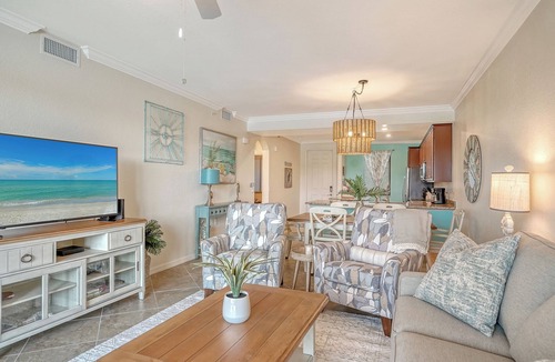 Lakewood Ranch Condo | Lakewood National: Enjoy golf, tennis and swim all winter!