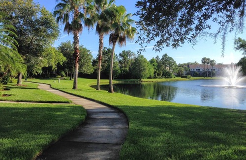 Braden River Condo | Lakewood Ranch Lakeside Condo Close to Shops and Restaurants
