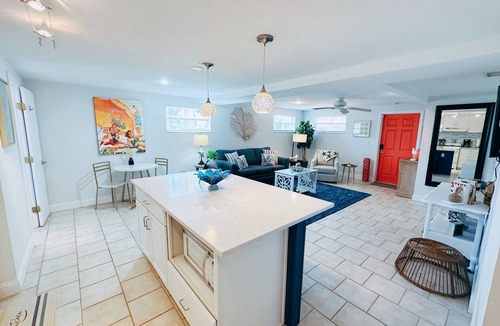 Horton Shores Apartment | LaLa`s Beach House, Two! - Walking Distance to the Beach and Great Shopping!