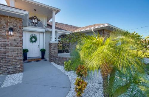 Fort Myers Shores House | Lanai Lounging & Dockside Fun: Fort Myers Escape