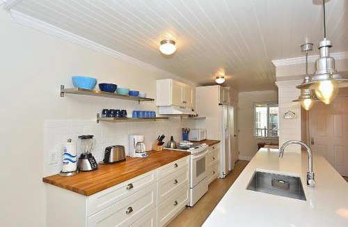 Sunset Beach House | Land's End 8-403 Beach Front - Premier