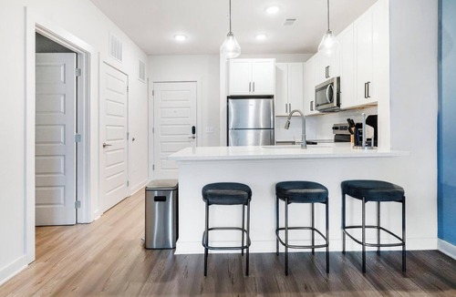 Downtown Knoxville Apartment | Landing | Amazing 1BD, Gym, Pool
