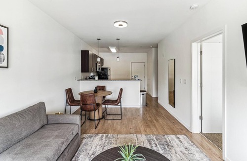 Eden Apartment | Landing | Amazing 1BD, Pool, Clubhouse
