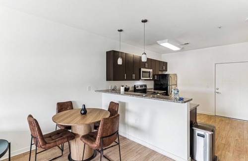 Eden Apartment | Landing | Amazing 1BD, Pool, Clubhouse