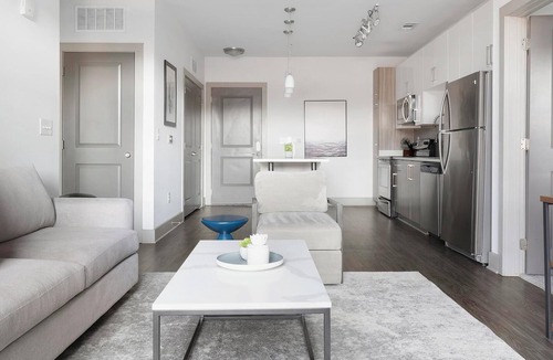 Home Park Apartment | Landing | Amazing 2BD, Clubhouse, Pool