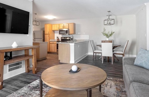 Eureka Apartment | Landing | Amazing 2BD, Clubhouse, Gym
