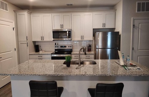 Newberry Apartment | Landing | Amazing 2BD, Pool, Gym