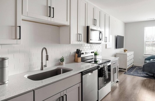 Downtown Knoxville Apartment | Landing | Amazing Studio, Game Room, Gym