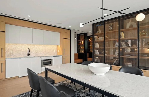 Bath Beach Apartment | Landing | Amazing Studio in Bath Beach