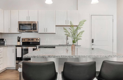 Tarpon Springs Apartment | Landing | Amazing 2BD, Clubhouse
