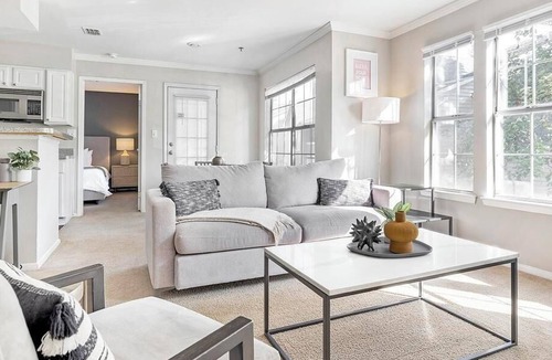 North Druid Hills Apartment | Landing at Briarhill Apartments - 2 Bedrooms in North Druid Hills
