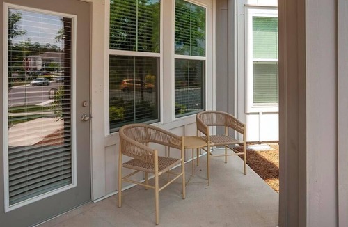 Bowling Green Apartment | Landing at The Newton Apartments - 2 Bedrooms in Palisades