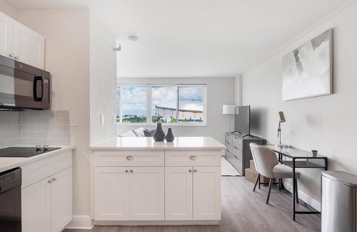St. Petersburg Apartment | Landing at The Wayland - Studio in Downtown St.