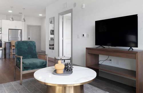 Sanford Apartment | Landing | Beautiful 1BD, Pool, Gym